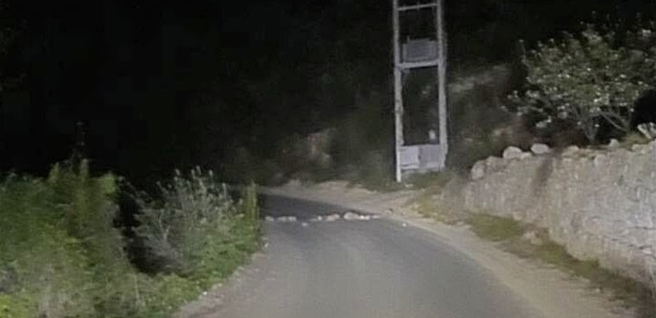 بالصورة.. قطع طريق الضنية ــ الهرمل ليلاً!