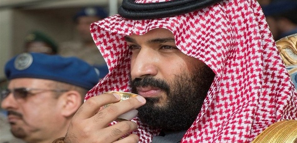 شاهد.. بن سلمان يكشف عن سر غياب زوجته عن الأضواء!
