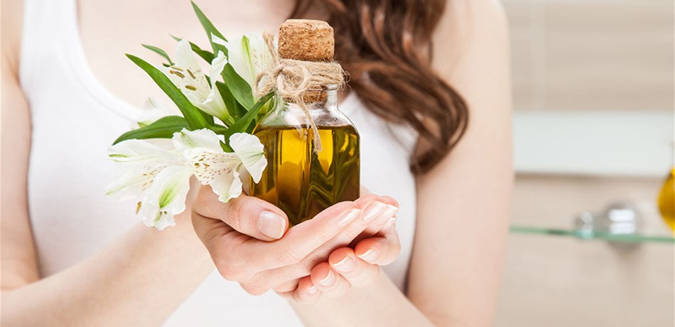 هل الزيوت الأساسية علاج آمن لبشرتك؟