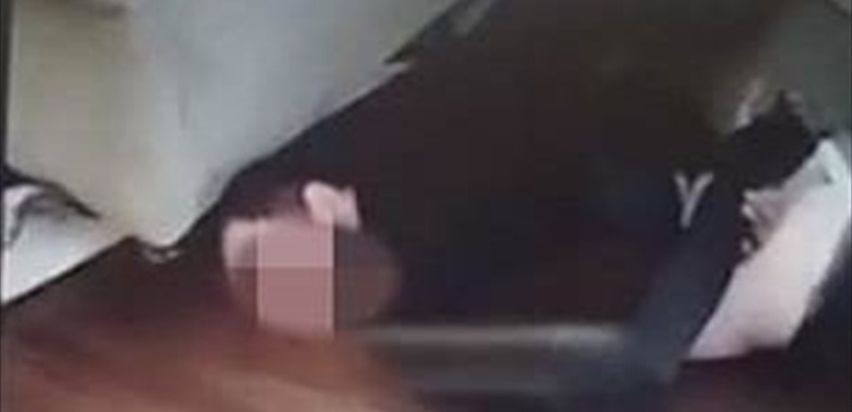 بالفيديو.. هذا ما فعله أبوان مع رجل استدرج ابنتهما لإغتصابها!
