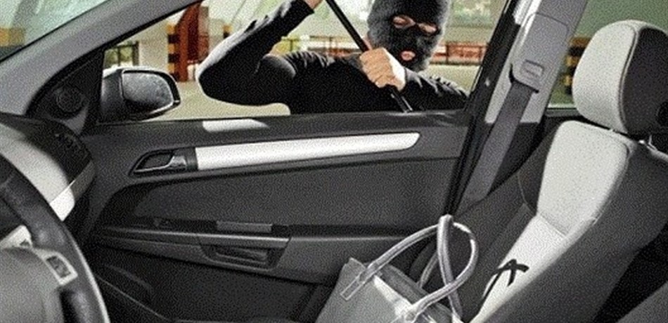 طريقة بسيطة لمنع اللصوص من سرقة سيارتك