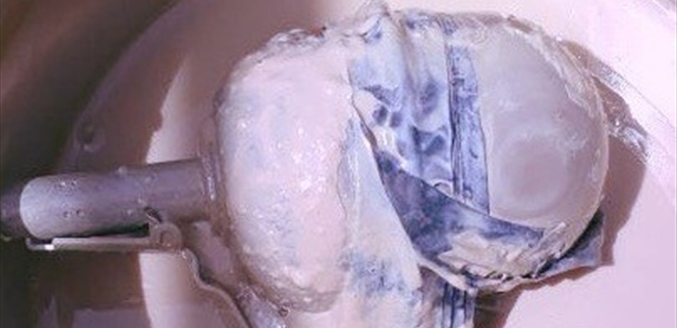 بالصورة.. العثور على قنبلة يدوية في الميناء 