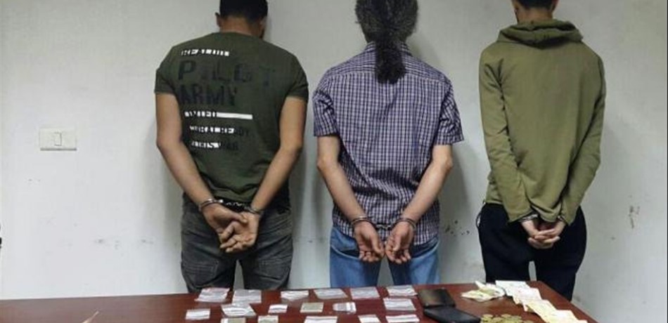 بالصور.. مروجو مخدرات ومتعاطون في جبل لبنان بقبضة "المعلومات"
