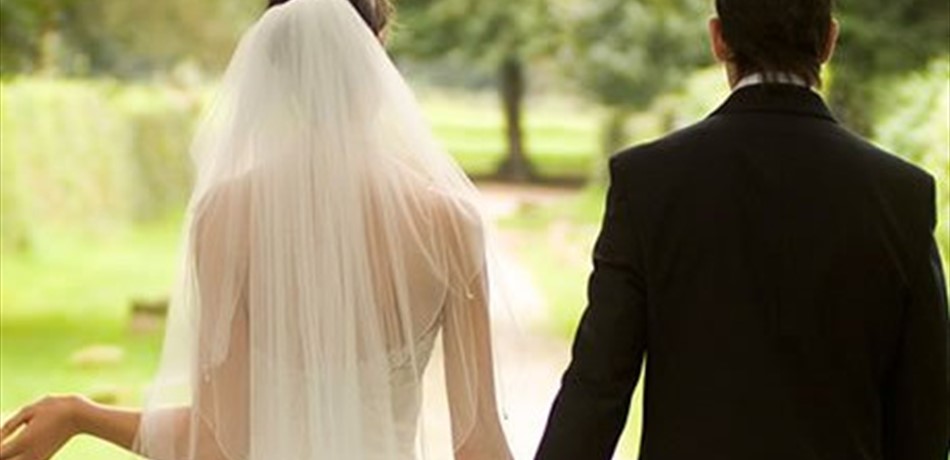 توفيا حرقاً بعد يوم من زفافهما.. اليكم تفاصيل القصة المأساوية!