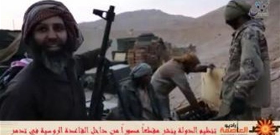 بالفيديو والصور.. أحد كوادر تنظيم "داعش" بقبضة "المعلومات" في زغرتا