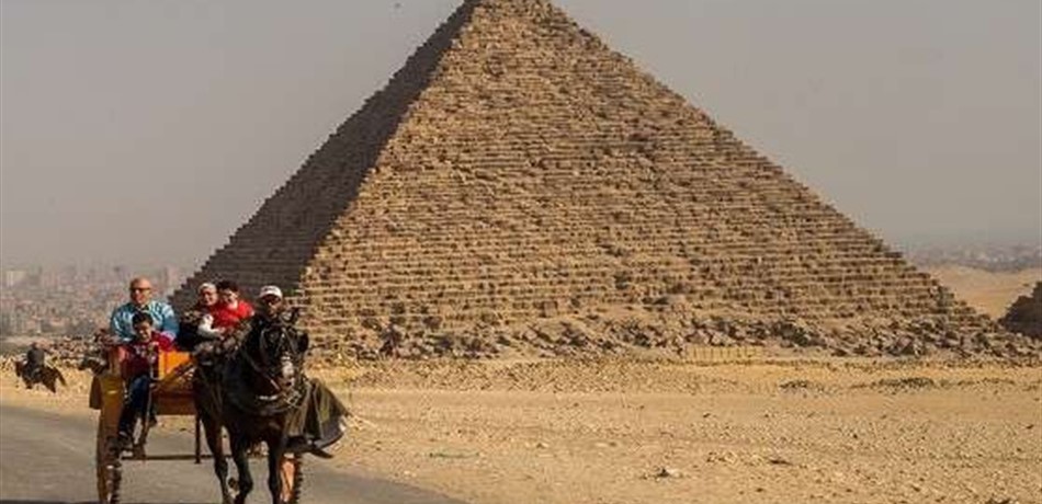 توقيف 17 روسيا في القاهرة.. غموض واستفسارات!
