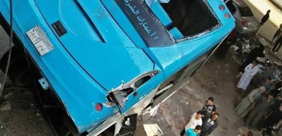 مصر: سقوط حافلة من أعلى جسر في الجيزة