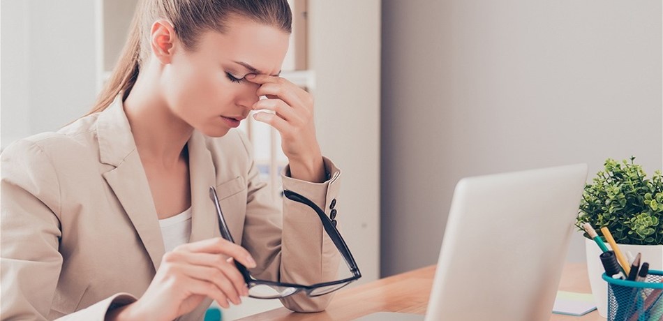 أعراض تدل على إصابتك بأمراض خطيرة.. منها ألم السُرة وفقدان الوزن!