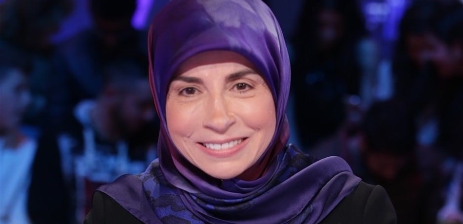 عزالدين بعد اقتراعها: ان شاء الله نحتفل بالفوز بعد السابعة مساء