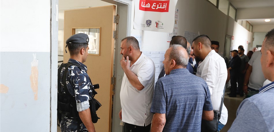 انخفاض نسبة اﻻقتراع وصراع الماكينات يطغى في دائرة الشمال الثانية 