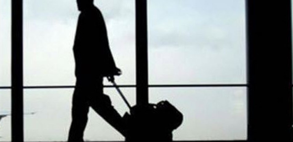 الاشتباه بحقيبة سفر في مجرى نهر الموت!