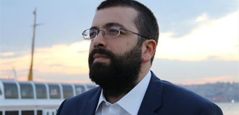 هل استقال أحمد الحريري؟