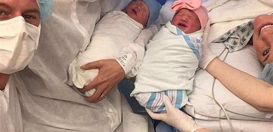 حملت الطفلين في أحشائها 9 أشهر.. لتحقق حلم الأمومة لصديقتها!