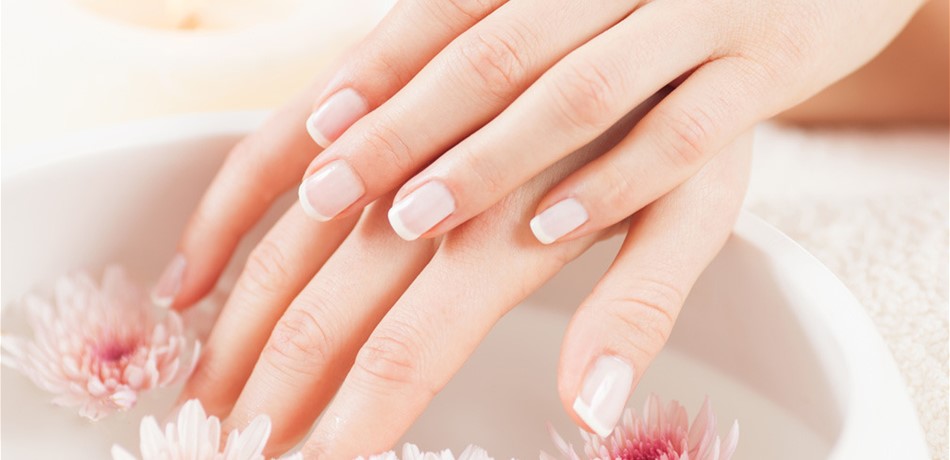 5 طرق طبيعية للحفاظ على أظافر قوية وجذابة