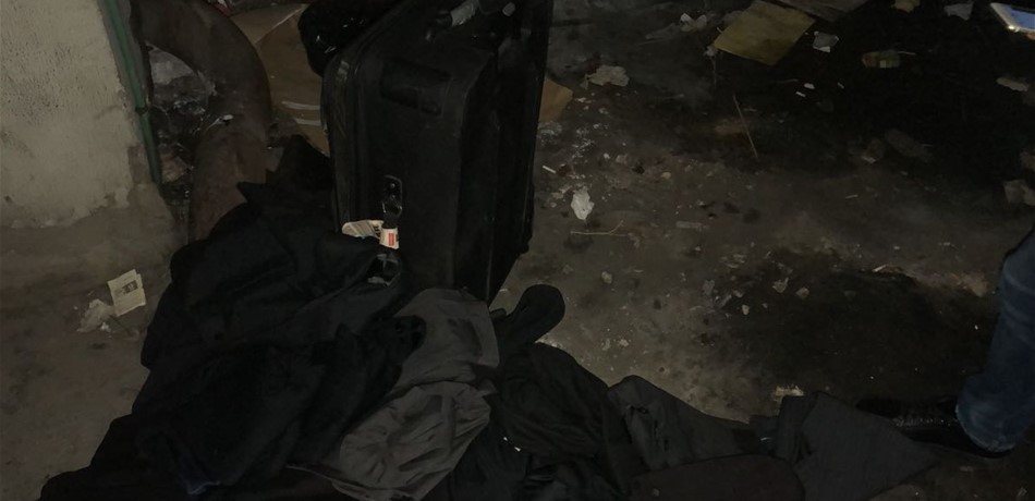 بالصور: الاشتباه بحقيبة في طرابلس.. ماذا فيها؟