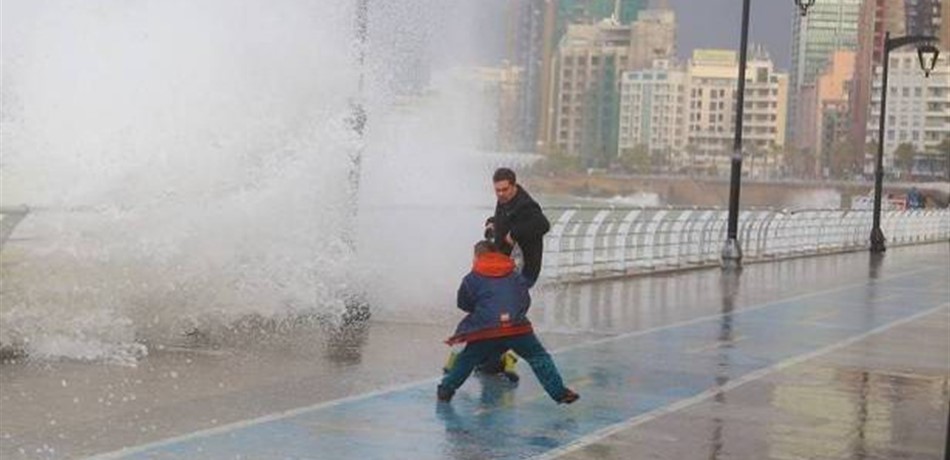 استعدوا: منخفض جوي آتٍ.. برق ورعد وأمطار