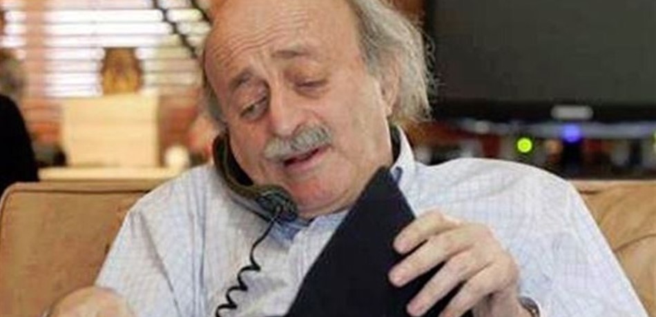 جنبلاط ينشر صورةً ويعلّق: رحلة الموت للشعب السوري!