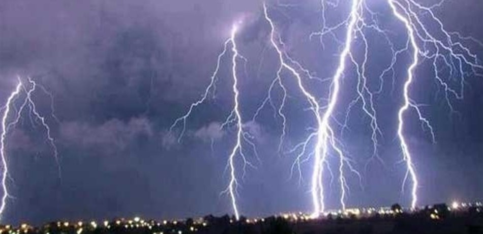أيار يودّعنا بالبرق والرعد 