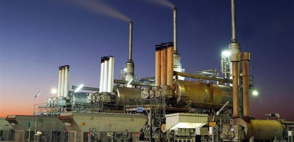 من يُحدِّد حجم إنتاج النفط وأسعاره؟