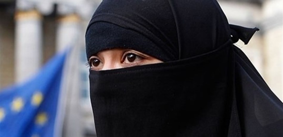  الدنمارك تحظر النقاب في الاماكن العامة 