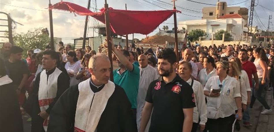 بالصورة.. مسيرة زياح القربان من علما إلى مجدليا في زغرتا