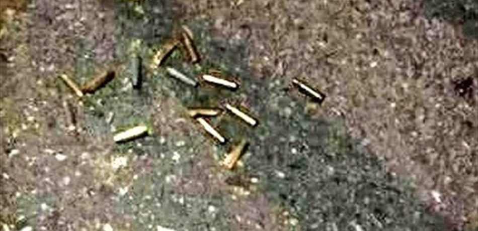 بالصور.. مجهولون أطلقوا 60 طلقة عشوائية في حارة الناعمة