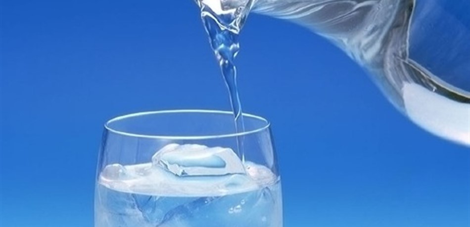 إليكم أبرز الحلول لمكافحة العطش في رمضان..وحذارٍ الإكثارمن شرب الماء