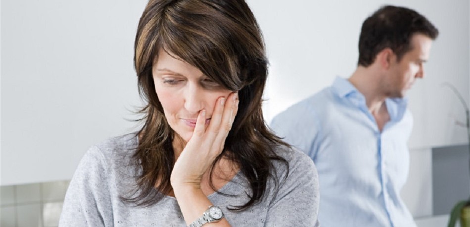 تعرفي على أسباب تجاهل الرجل لكِ