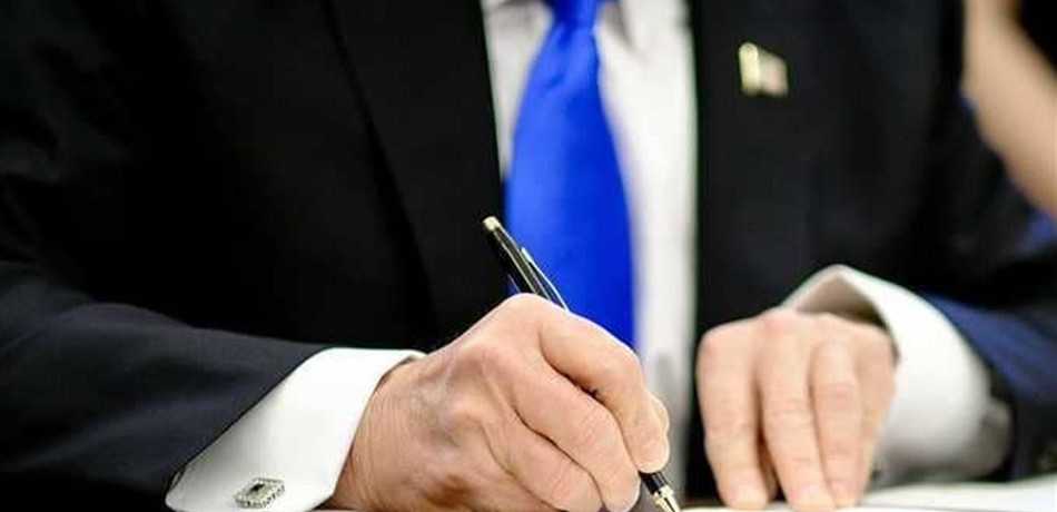 "مفاجأة دستورية".. ترامب يستطيع العفو عن نفسه