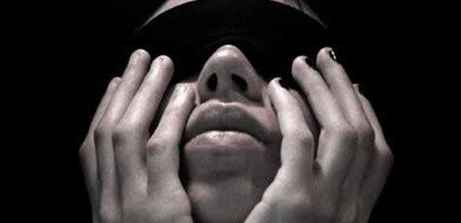 السلطة تعمي عيون الناس عن مرسوم