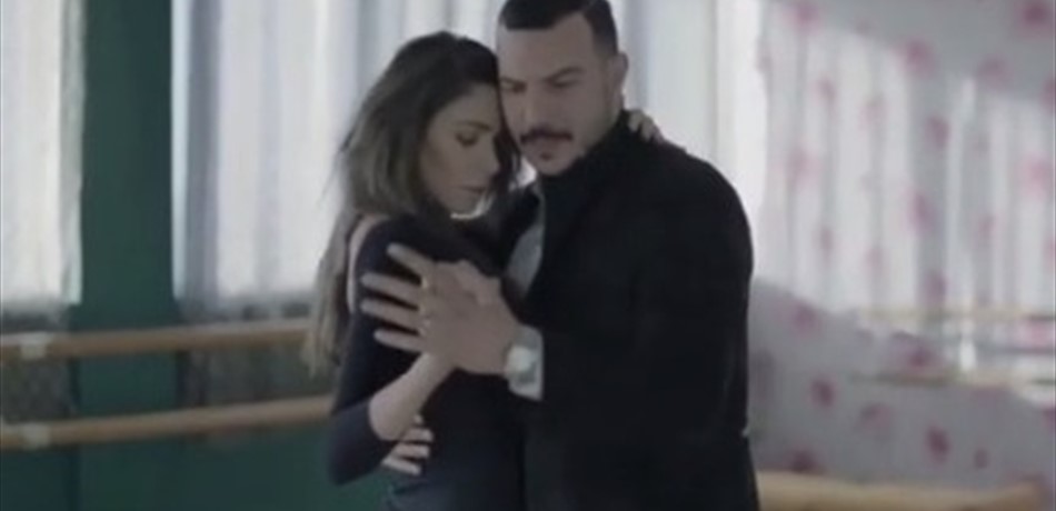 "فرح" تنشر فيديو.. عامر خائف وما لغز المافيا؟!