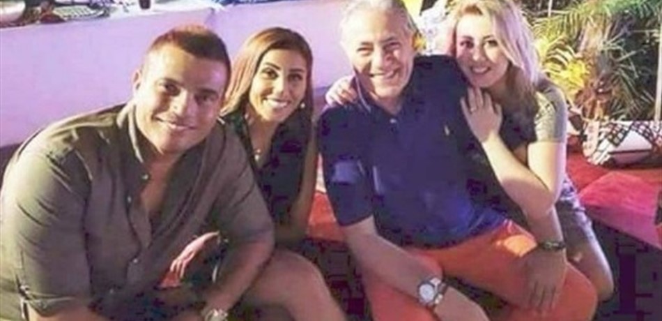 هجوم حاد على عمرو دياب وإتهامات لدينا الشربيني.. هذا ما حصل