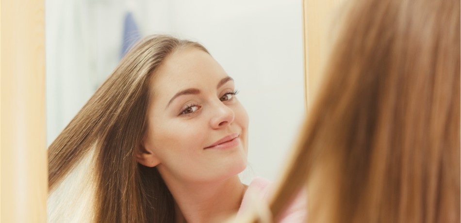 7 أسرار تضمن لكِ فرد الشعر من دون استخدام الحرارة الضارة