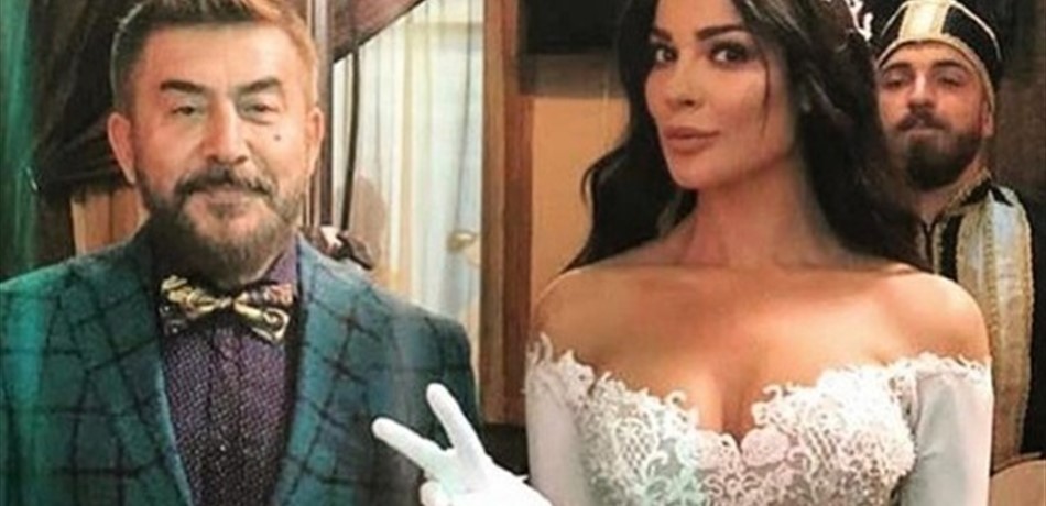 بالصور.. إطلالة نادين نجيم بالقصير تخطف الأنظار