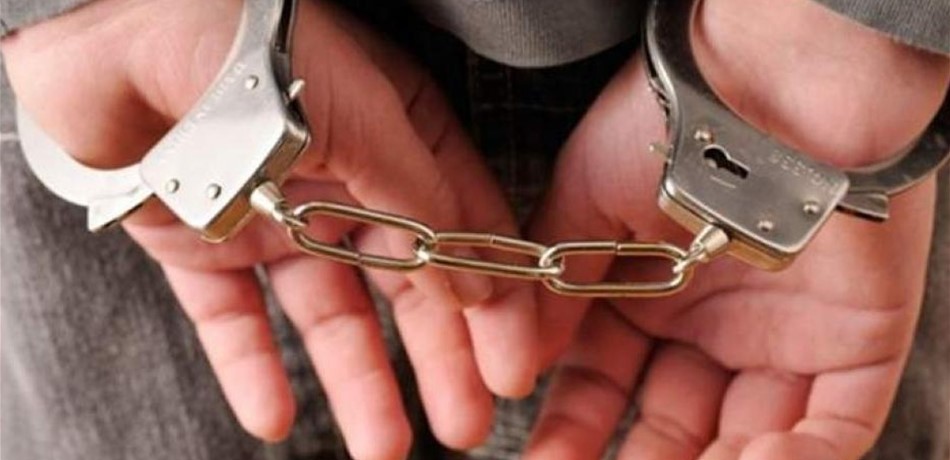 مطلوب بـ 5 مذكّرات تزوير واحتيال بقبضة "المعلومات"