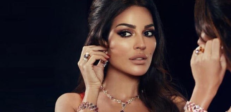نادين نسيب نجيم توجه رسالة: "أشكر ربك انك عرفت حقيقة كل إنسان حدك"