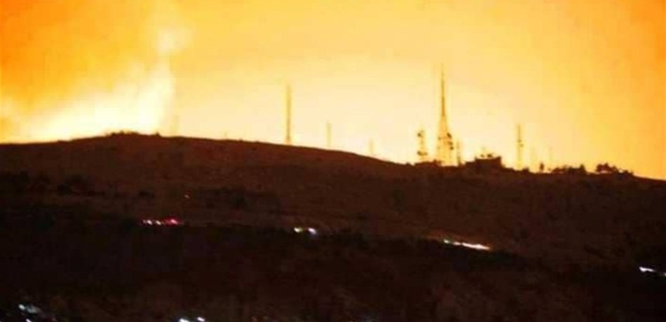 الدفاعات السورية تتصدى "لهدف معاد" اخترق الأجواء بدمشق.. هل "حزب الله" المستهدف؟