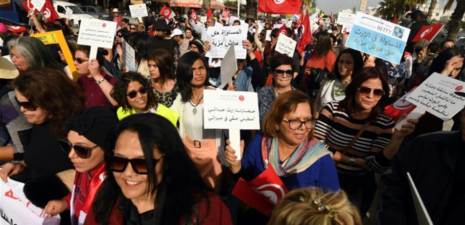 الرئيس التونسي يدعم مشروع قانون يضمن المساواة في الأرث