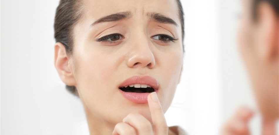 ما هي الأسباب التي تؤدي الى تنميل الشفاه؟