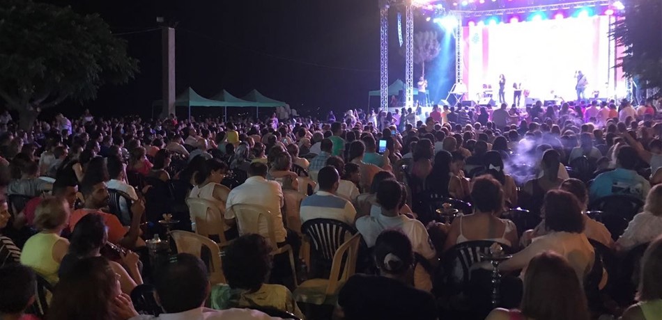 اقتحموا مهرجان منيارة.. فخرجوا جرحى!
