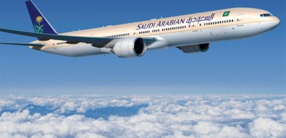 سيدة تتسبب بهبوط طائرة سعودية اضطرارياً.. ماذا حصل؟