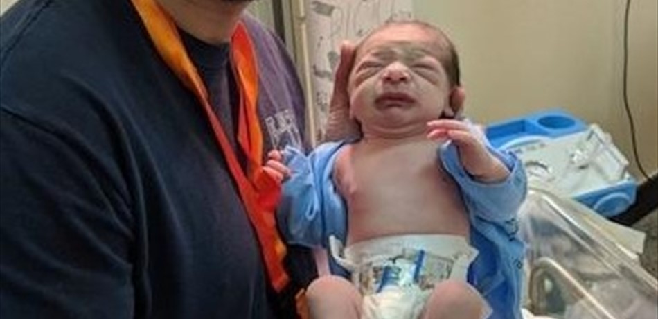 بالصور: أصغر حاج هذا العام.. اليكم قصة "وضاّح" المولود في عرفات