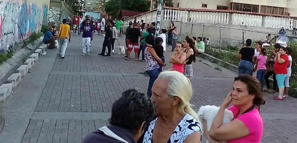 زلزال عنيف يضرب شمال شرقي فنزويلا.. وحالة من الذعر بين السكان