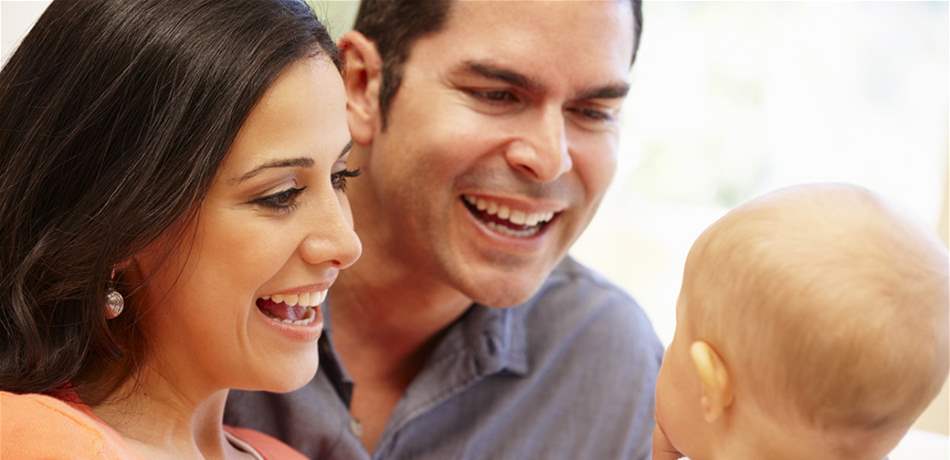 للأمهات والآباء.. التحدث مع الطفل بسن مبكرة يكسبه هذه المهارة