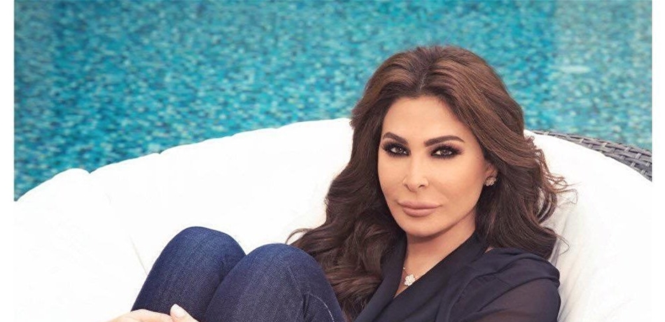  اليسا في رحلة "استجمام".. هكذا بدت بالأبيض على البحر