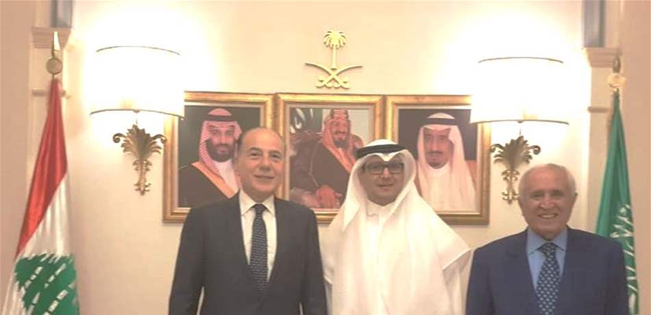 البخاري عرض مع دبوسي مبادرات ملتقى استثماري في طرابلس