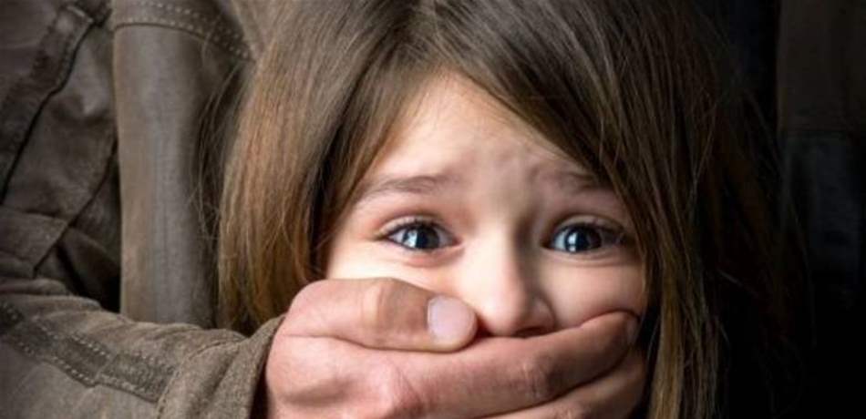 للمرة الأولى.. امرأة تقود مدرسة متورطة في فضيحة تحرش جنسي بأطفال!
