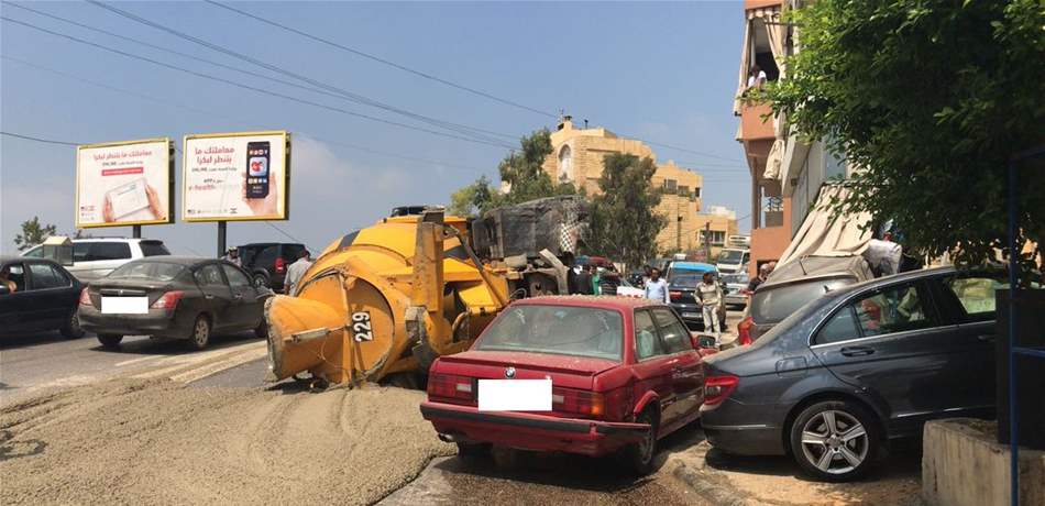 بالفيديو.. جريح نتيجة انقلاب جبالة على طريق عام المنصورية