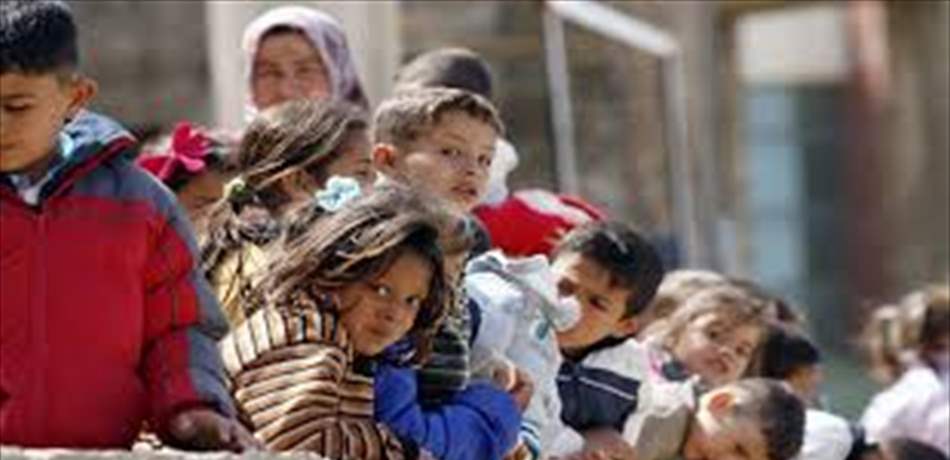 مئات النازحين يعودون الى سوريا الثلاثاء