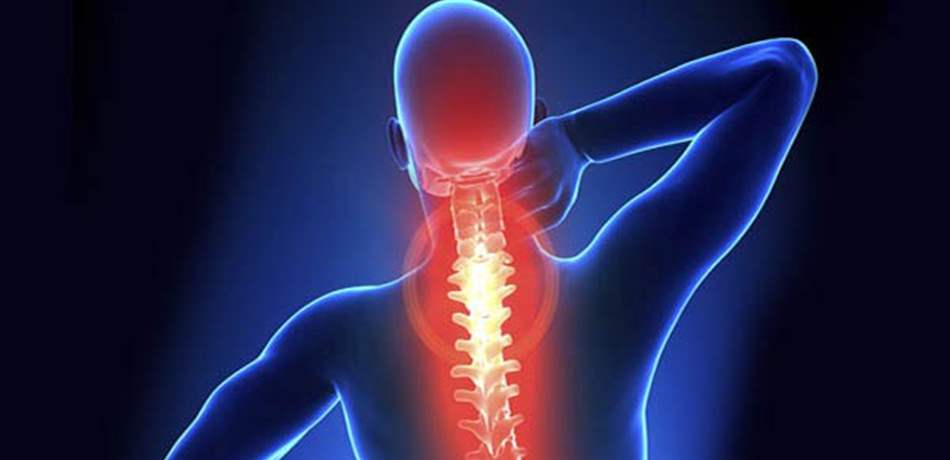 ما العلاقة التي تجمع بين العمود الفقري وضيق التنفس؟